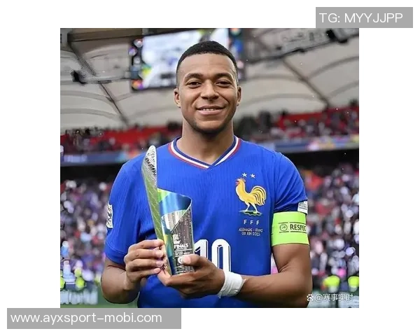 姆巴佩庆祝27岁生日感恩球迷祝福温暖心灵的特别时刻 姆巴佩庆祝27岁生日感恩球迷祝福温暖心灵的特别时刻